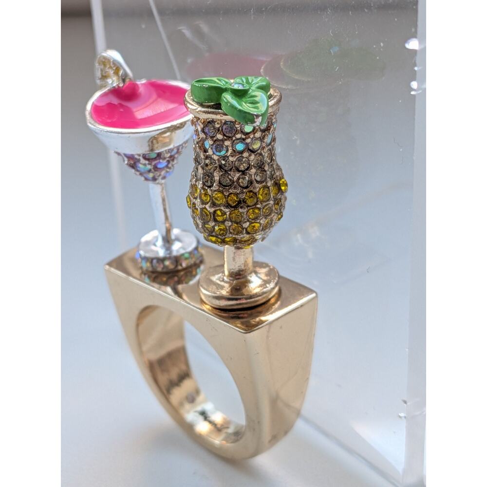 Betsey Johnson Cocktail Party Drinks Rhinestone Enamel Ring Gold Size 7